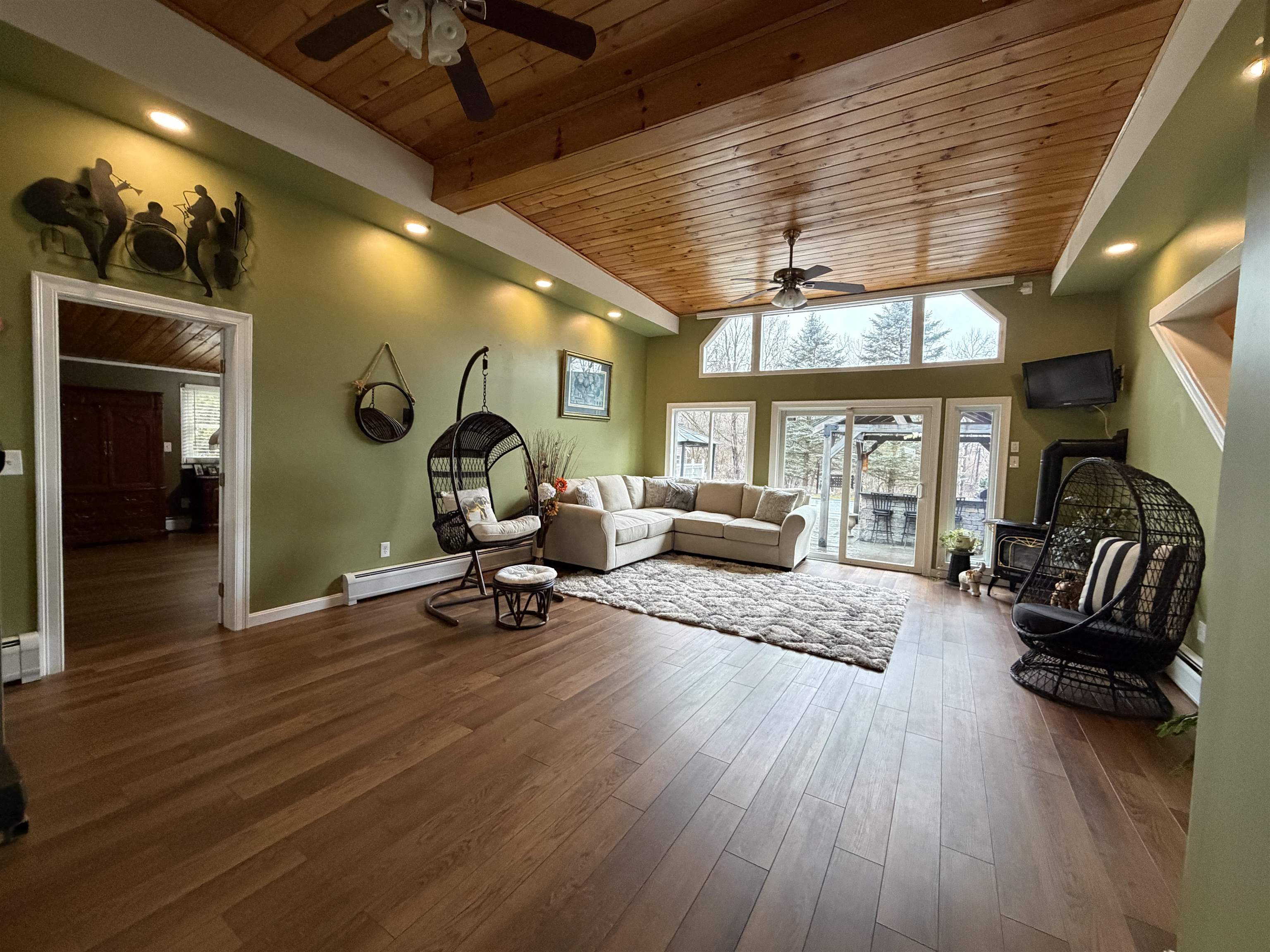 233 Mussey Street Rutland, VT 05701 - Photo 8 of 48