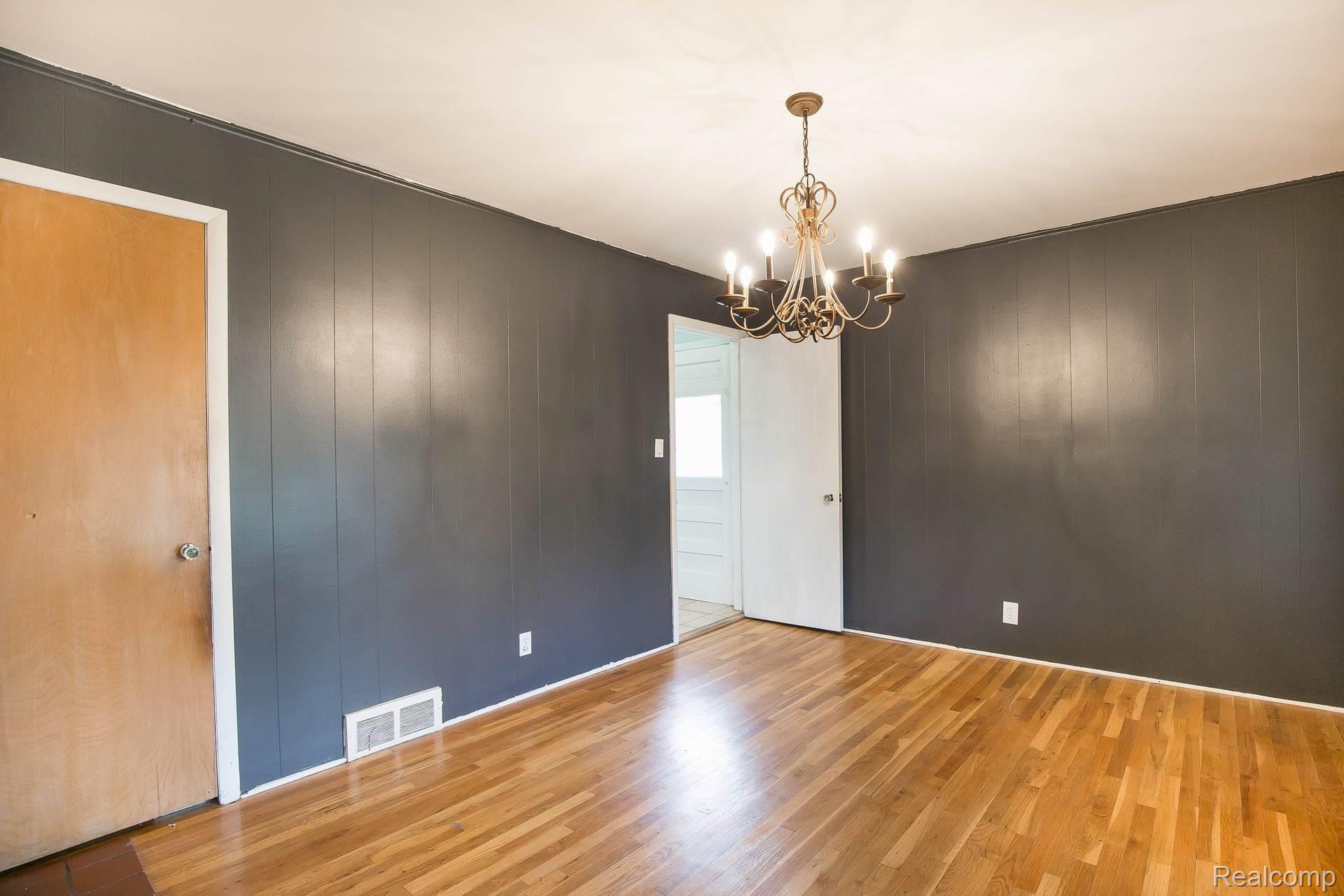 32315 Middlebelt Road Farmington, MI 48334 - Photo 12 of 24 Image -8.jpg