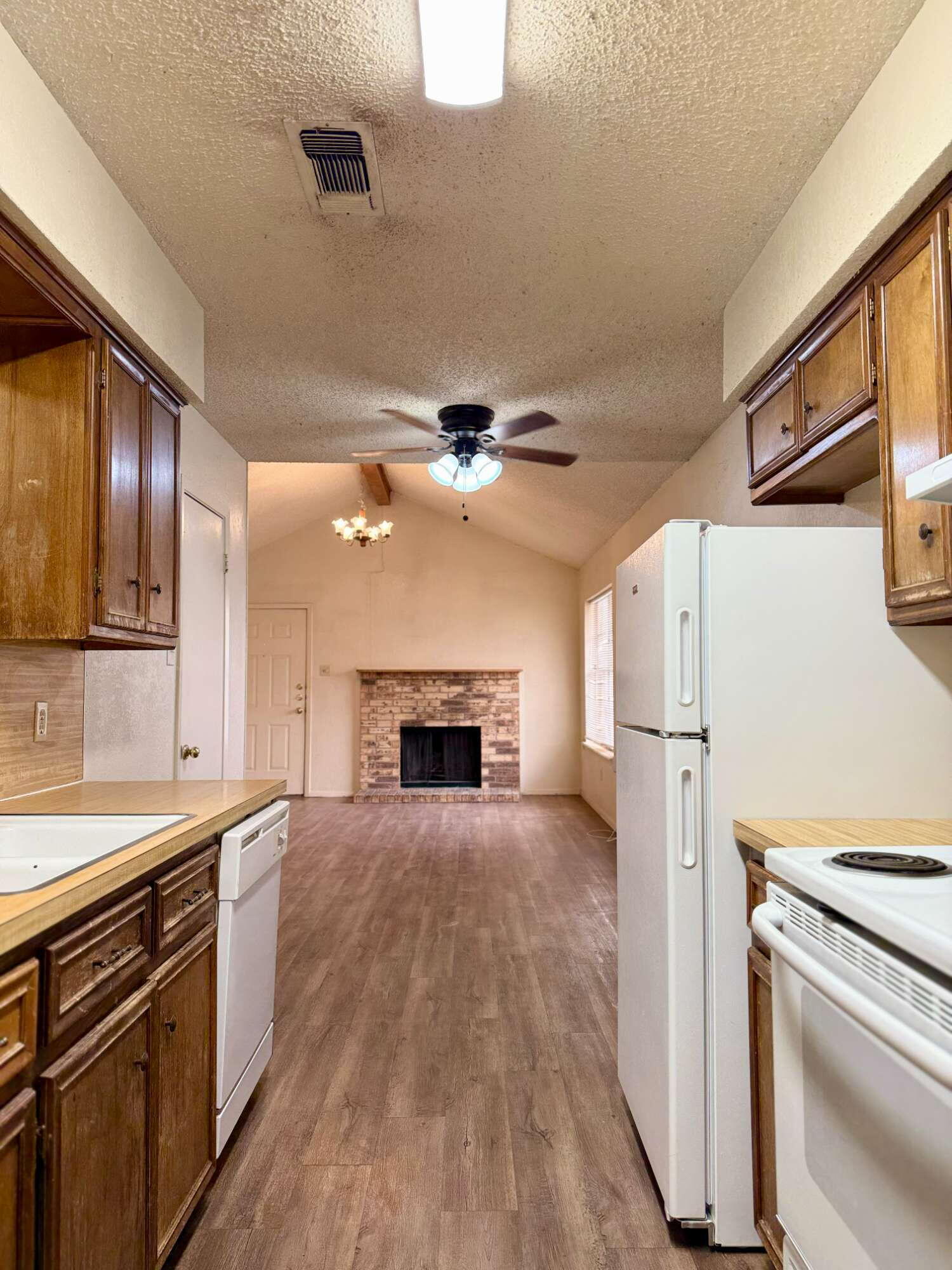 6104 37th Street, Unit A Lubbock, TX 79407 - Photo 7 of 14 IMG_6989