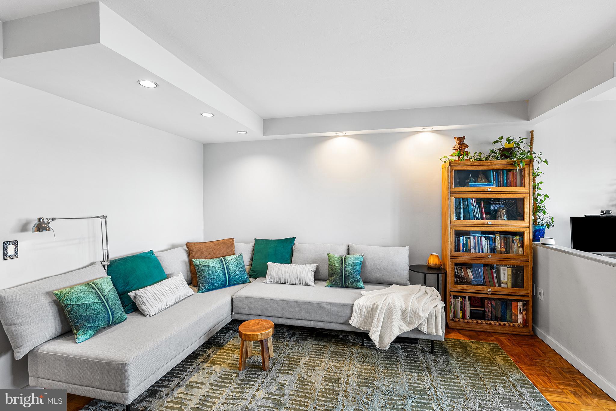 604 South Washington Square, Unit 1106 Philadelphia, PA 19106 - Photo 2 of 24 Wood floors and tasteful lighting