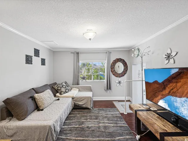 $615,000 | 3323 West Walnut Street, Tampa, FL 33607