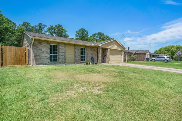 $1,750 | 6319 Hollow Pines Drive, Houston, TX 77049
