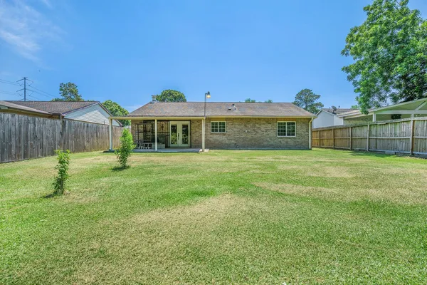 $1,750 | 6319 Hollow Pines Drive, Houston, TX 77049