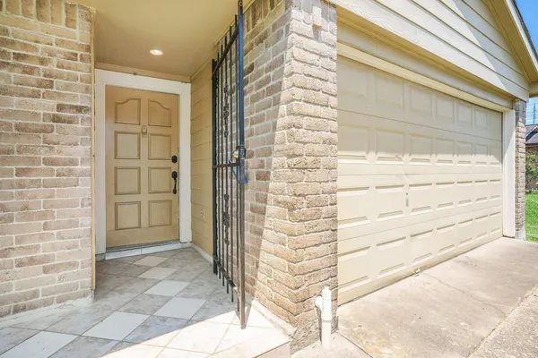 $1,750 | 6319 Hollow Pines Drive, Houston, TX 77049