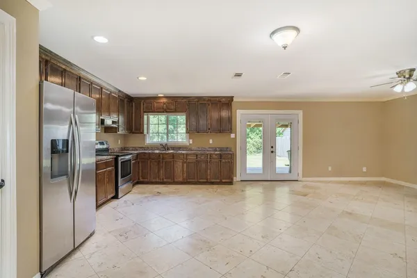 $1,750 | 6319 Hollow Pines Drive, Houston, TX 77049