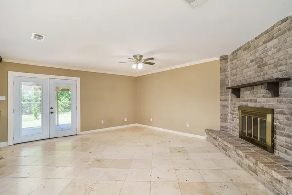 $1,750 | 6319 Hollow Pines Drive, Houston, TX 77049