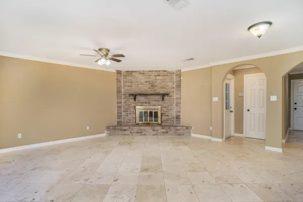 $1,750 | 6319 Hollow Pines Drive, Houston, TX 77049