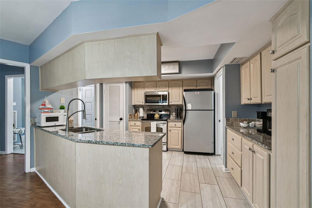 5005 Puritan Road Tampa, FL 33617 - Photo 26 of 77