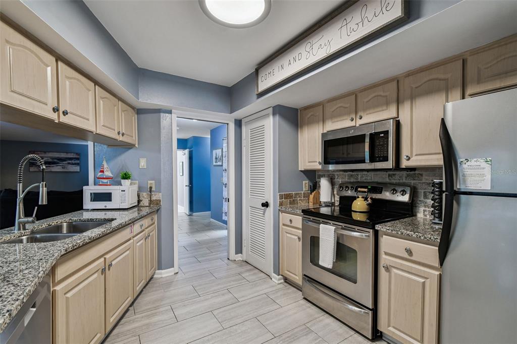 5005 Puritan Road Tampa, FL 33617 - Photo 29 of 77