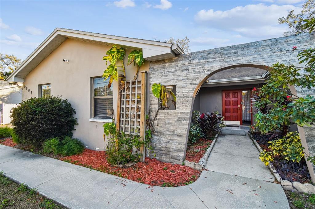 5005 Puritan Road Tampa, FL 33617 - Photo 3 of 77