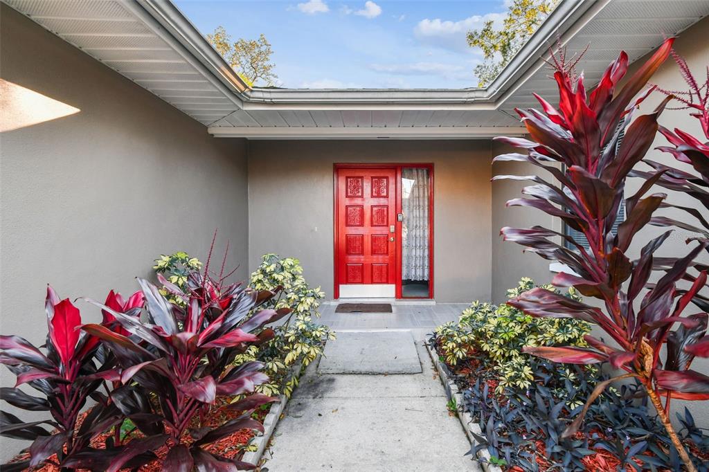 5005 Puritan Road Tampa, FL 33617 - Photo 4 of 77