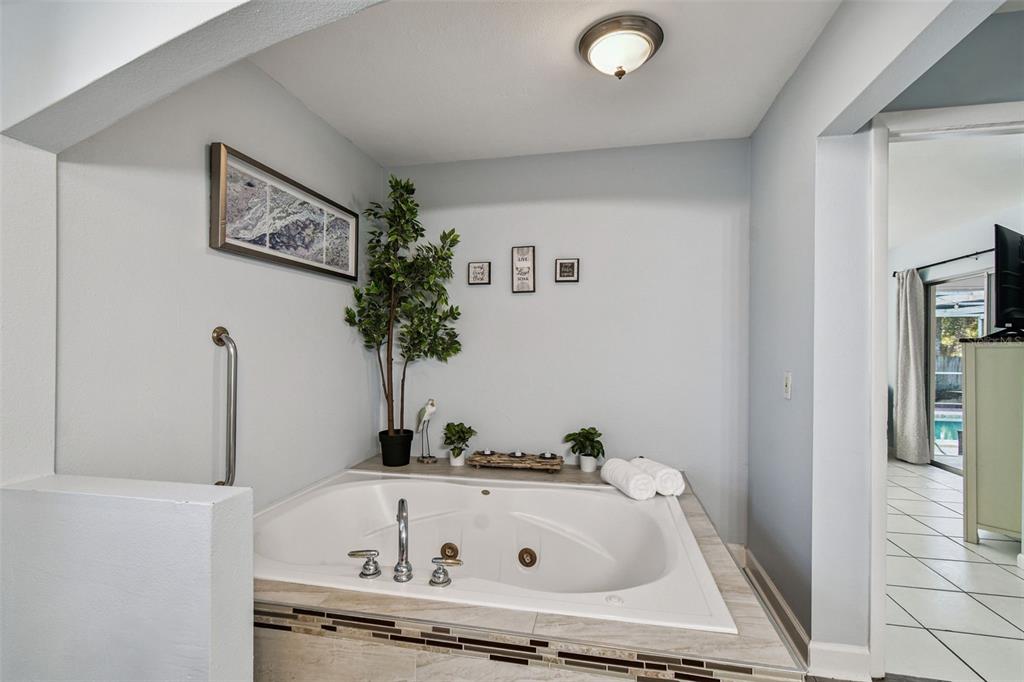 5005 Puritan Road Tampa, FL 33617 - Photo 42 of 77