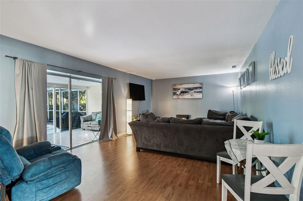 5005 Puritan Road Tampa, FL 33617 - Photo 7 of 77