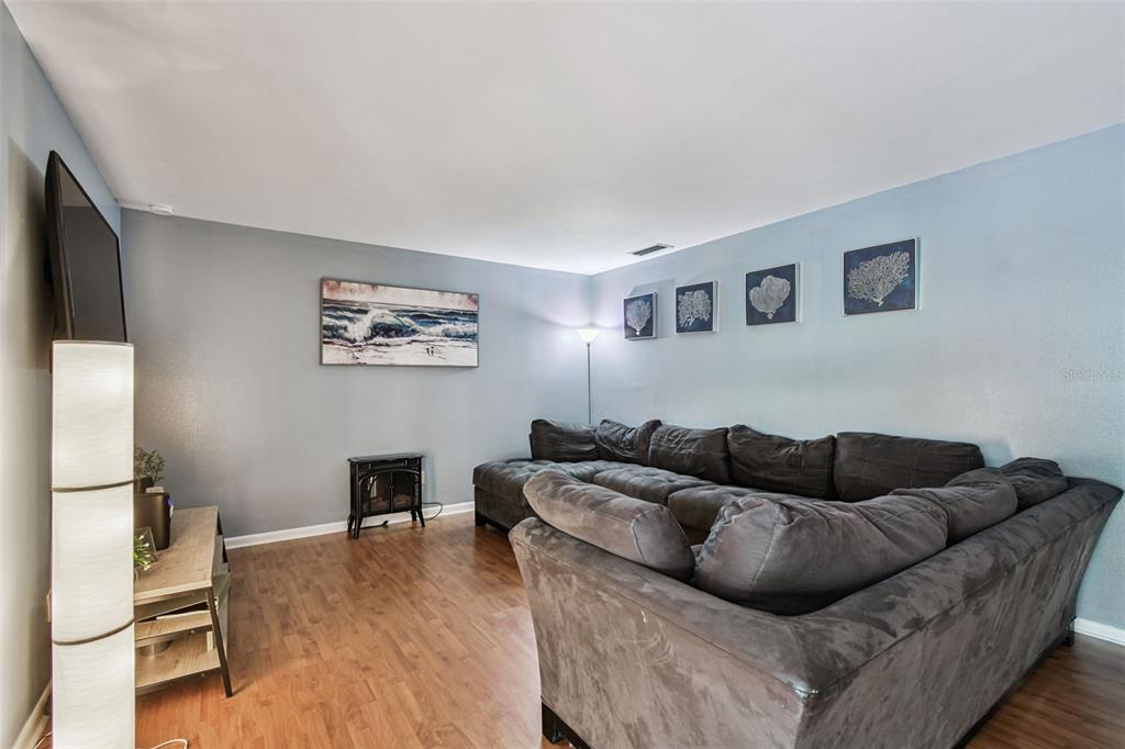 5005 Puritan Road Tampa, FL 33617 - Photo 8 of 77