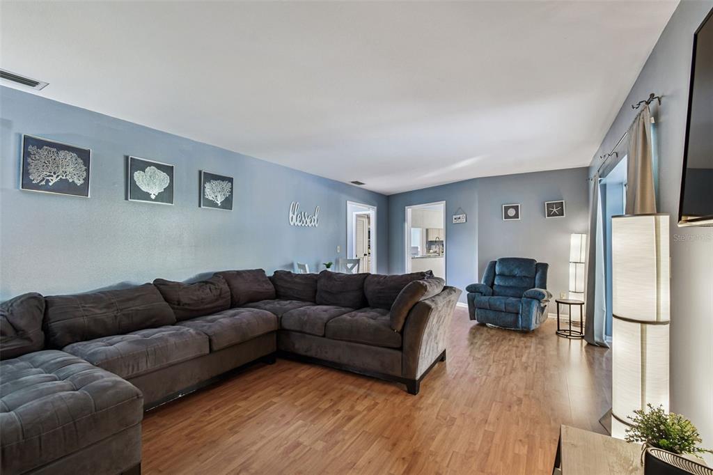 5005 Puritan Road Tampa, FL 33617 - Photo 9 of 77