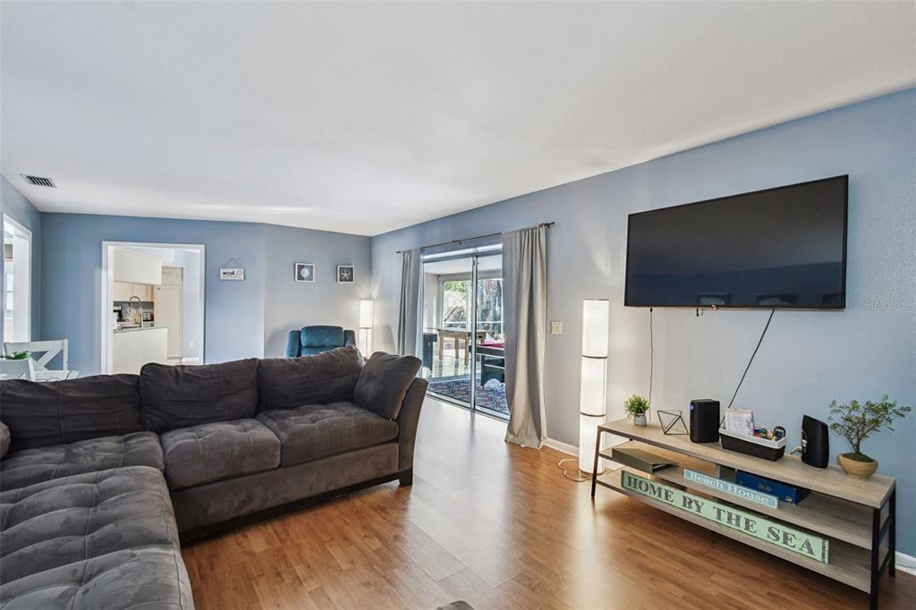 5005 Puritan Road Tampa, FL 33617 - Photo 10 of 77