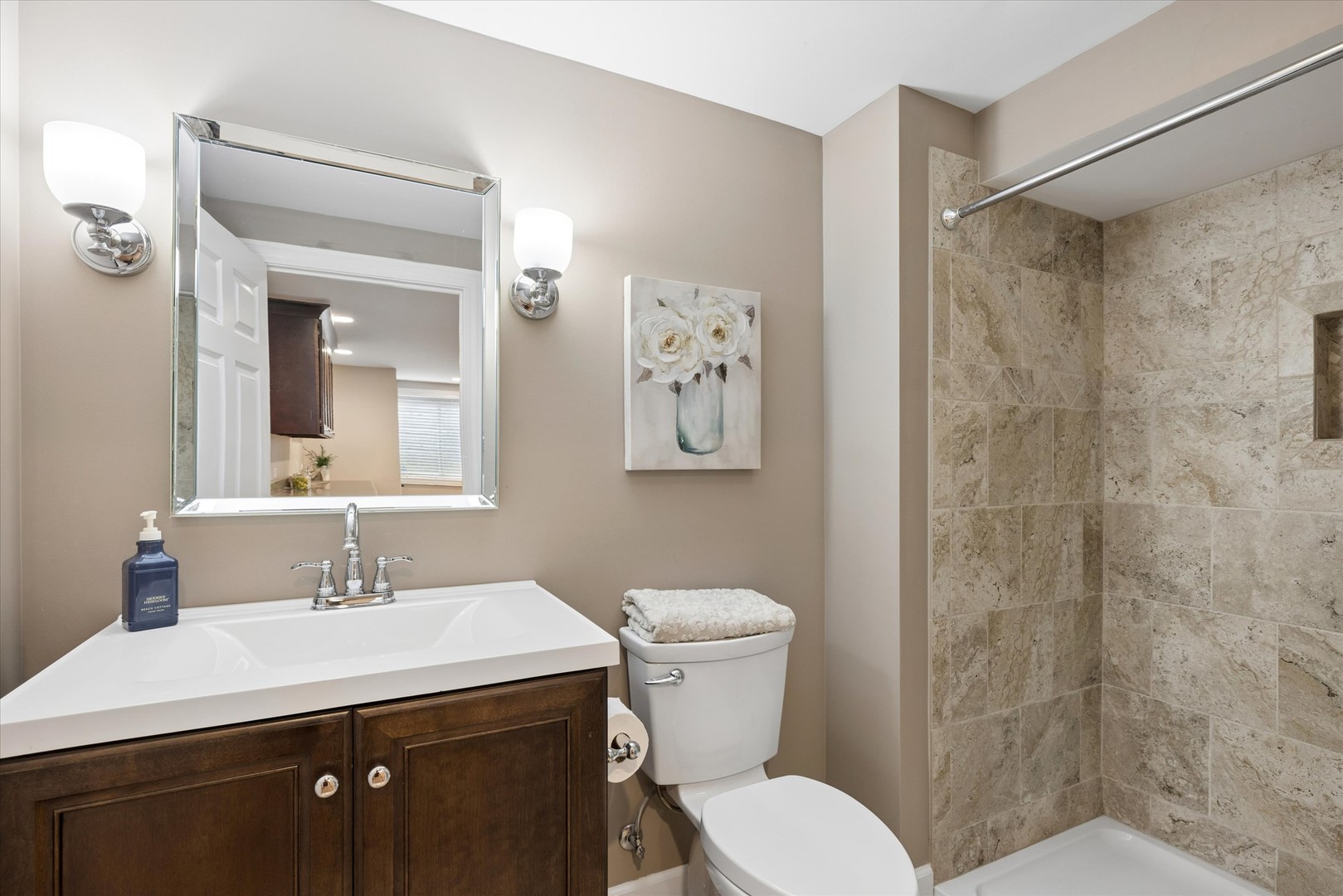 340 Tenby Way Algonquin, IL 60102 - Photo 27 of 36 a bathroom with a sink toilet and shower
