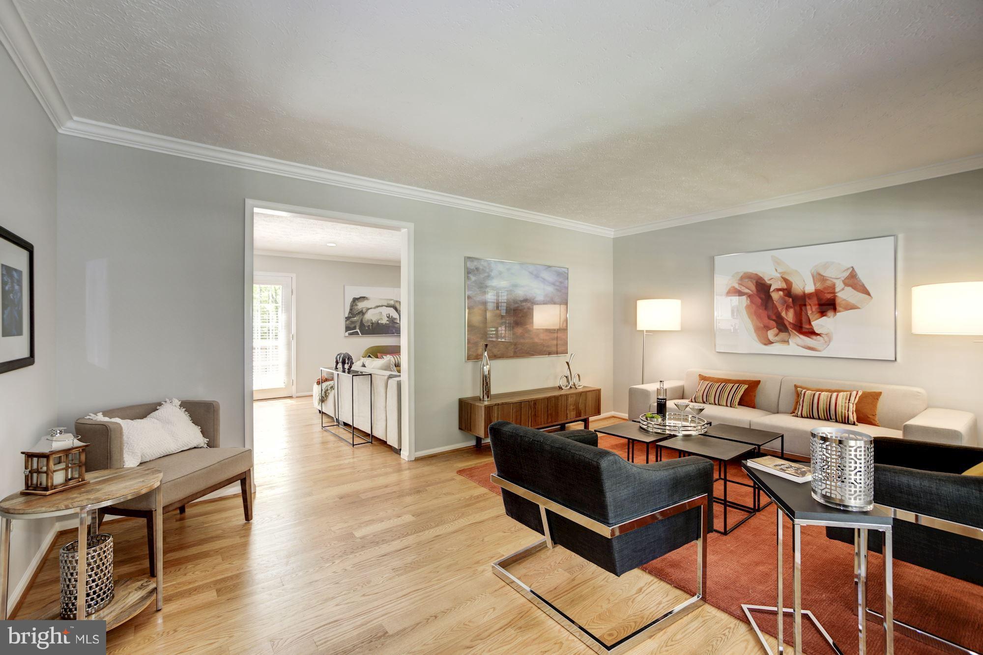 1329 Quail Ridge Drive Reston, VA 20194 - Photo 4 of 30 Living Room