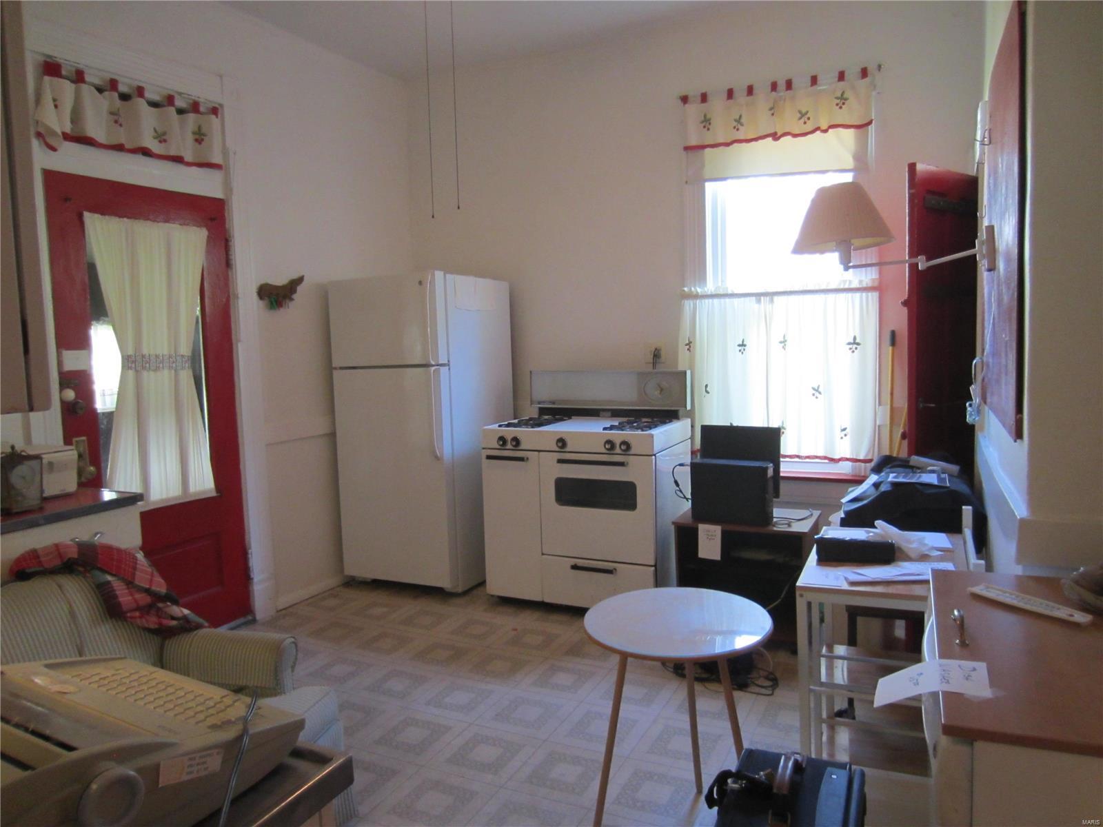 3279 Watson Road St. Louis, MO 63139 - Photo 3 of 18 Gallery Image 3
