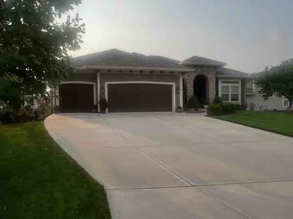$899,000 | 9702 Shady Bend Circle, Lenexa, KS 66227