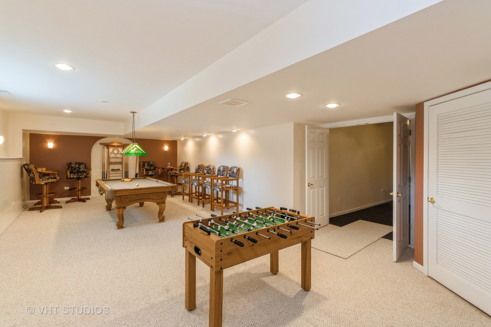 210 Bridle Path Lane Fox River Grove, IL 60021 - Photo 16 of 17 a living room with furniture and a table
