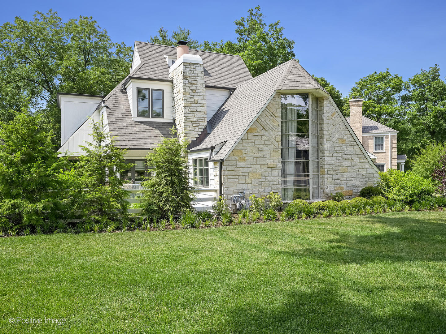 300 Forest Road Hinsdale, IL 60521 - Photo 39 of 43 a view of a yard in front of house