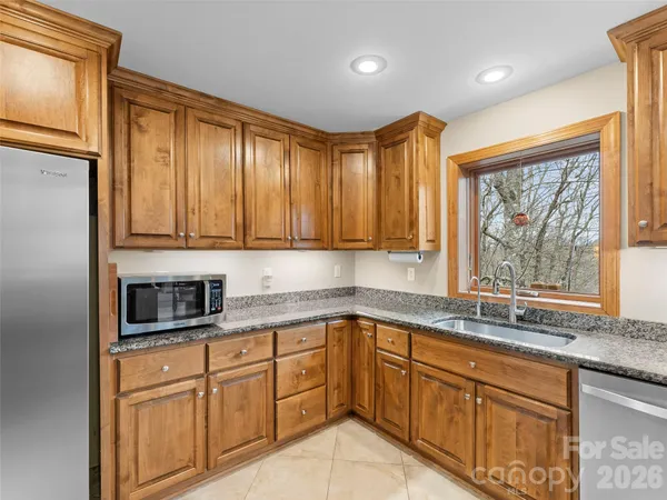 $950,000 | 67 Ossarooga Court, Brevard, NC 28712