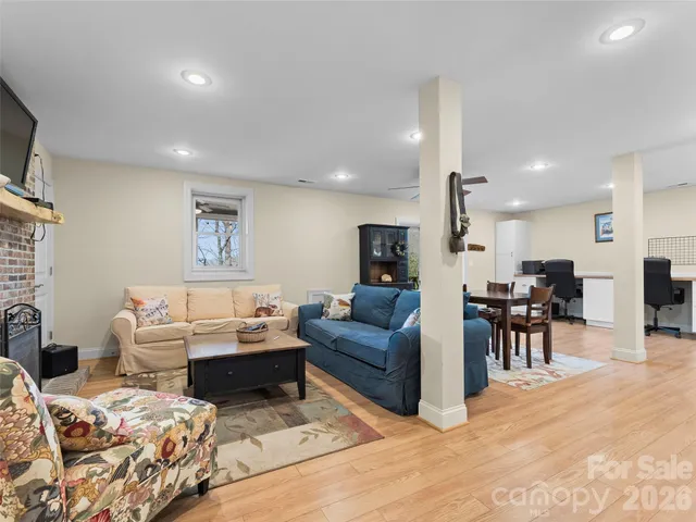 $950,000 | 67 Ossarooga Court, Brevard, NC 28712