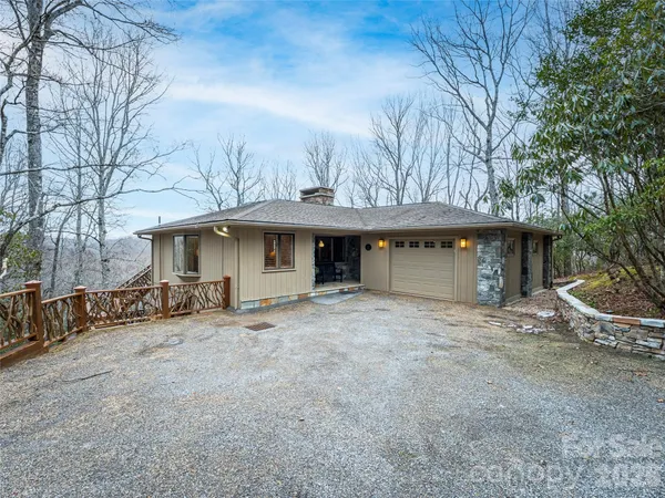 $950,000 | 67 Ossarooga Court, Brevard, NC 28712