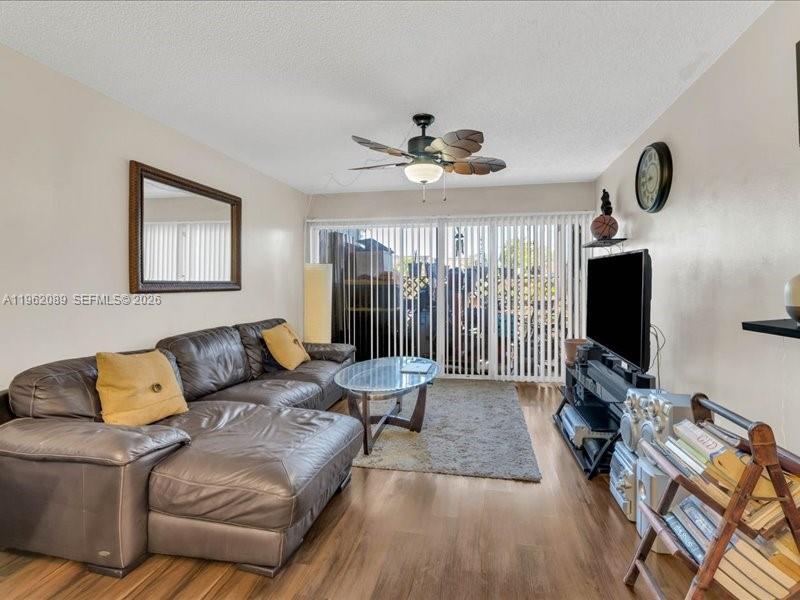 469 North Pine Island Road, Unit B305 Plantation, FL 33324 - Photo 12 of 32