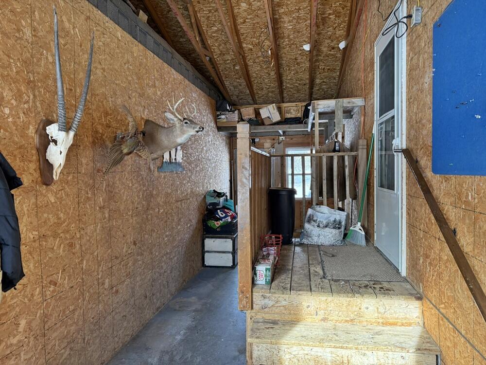 4344 7 Mile Road Remus, MI 49340 - Photo 23 of 32 23.Mudroom