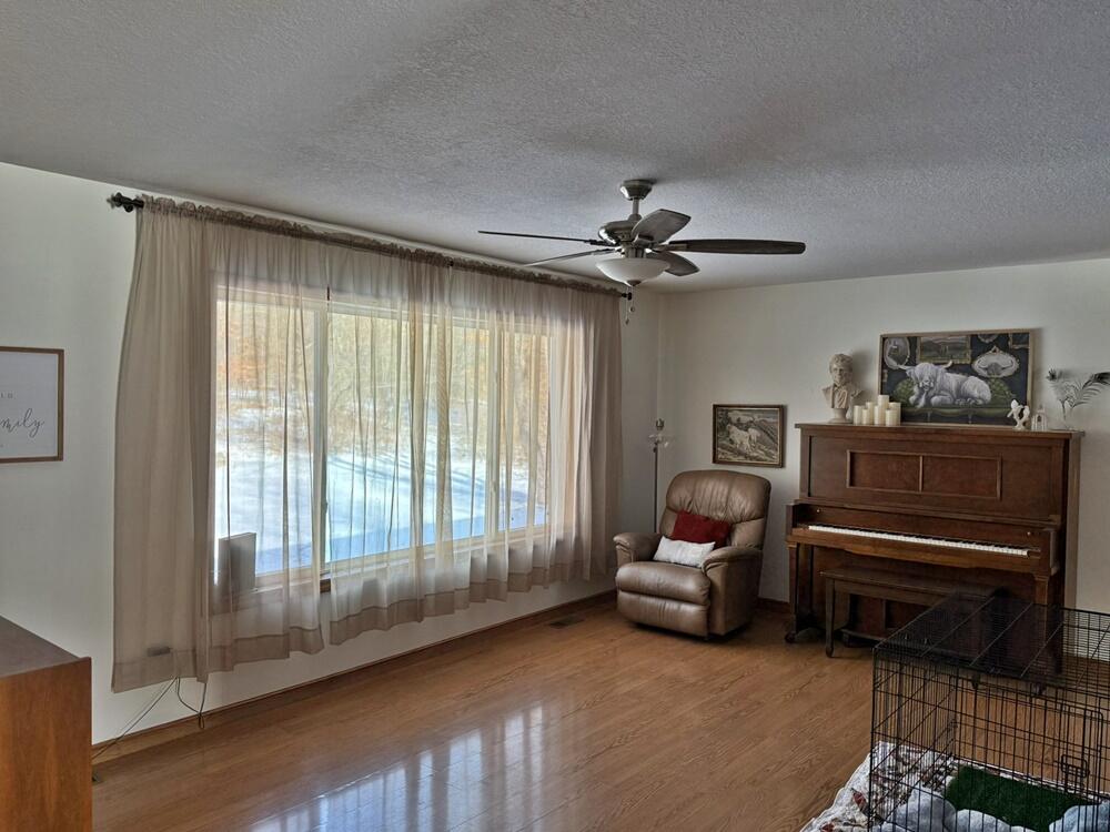 4344 7 Mile Road Remus, MI 49340 - Photo 7 of 32 7. LivingRoom