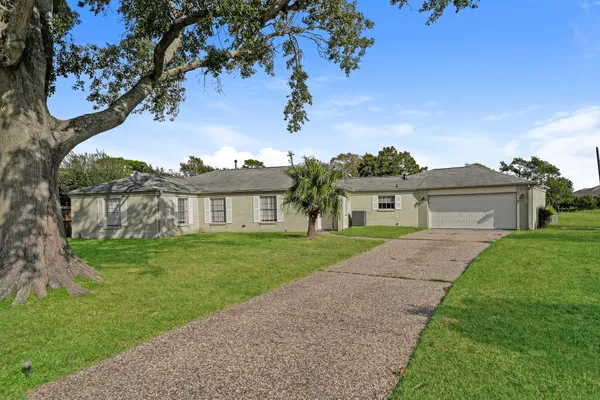 $1,875 | 5100 Goose Creek Drive, Baytown, TX 77521