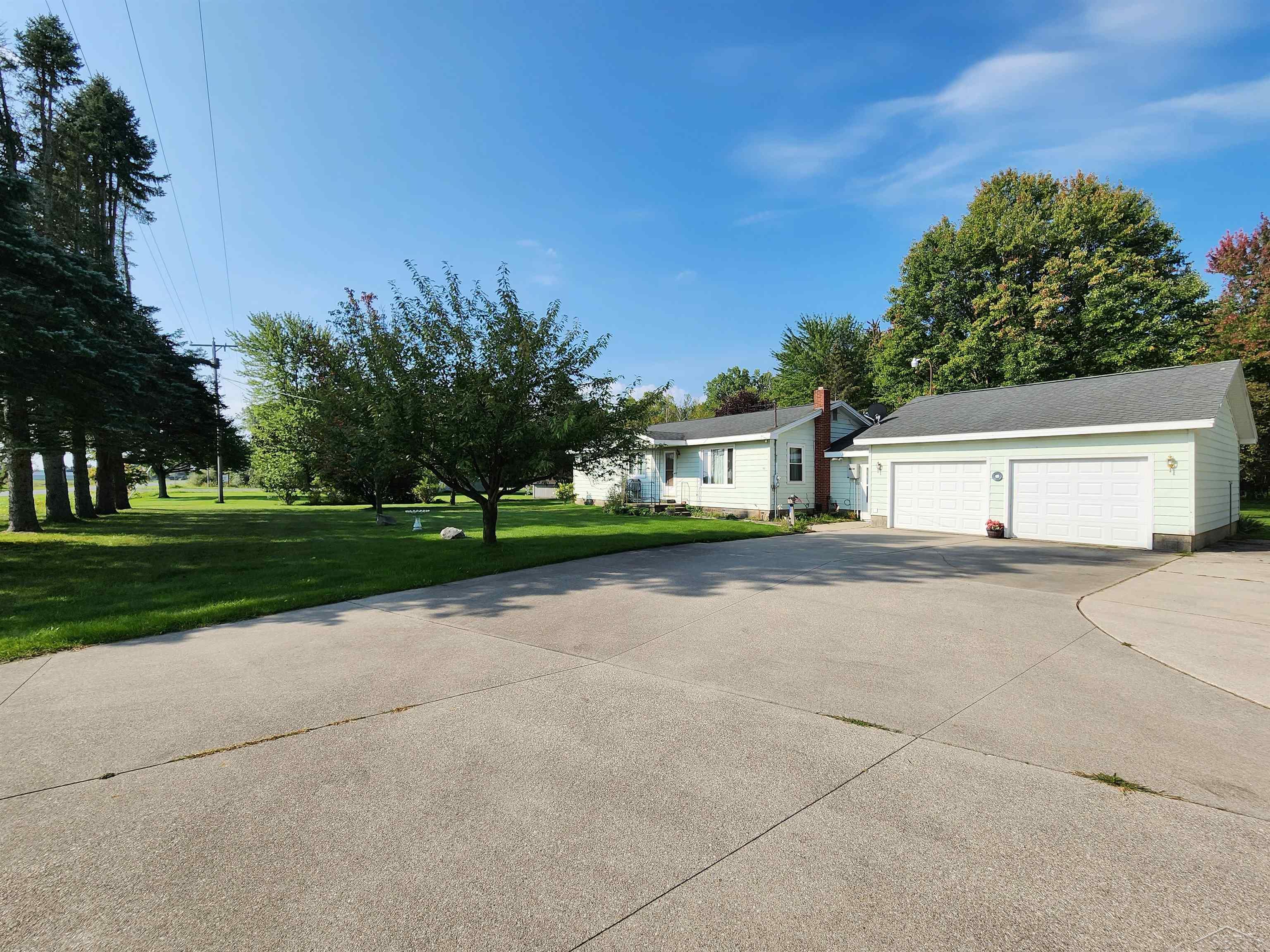 3954 South Merrill Road Merrill, MI 48637 - Photo 5 of 36 50121133-4.JPG