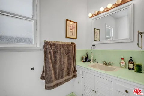 $3,100,000 | 1044 Chelsea Avenue, Santa Monica, CA 90403