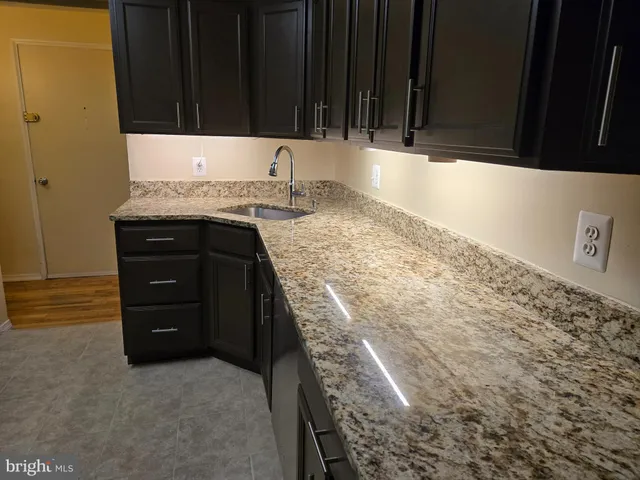 a view of a utility room