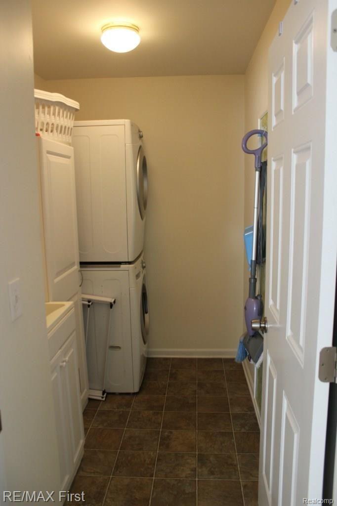 26036 Mariners Point New Baltimore, MI 48051 - Photo 47 of 57 IMG_7007.jpg