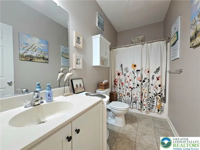 $449,900 | 118 East 1st Street, Wind Gap, PA 18091