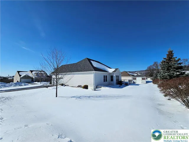 $449,900 | 118 East 1st Street, Wind Gap, PA 18091