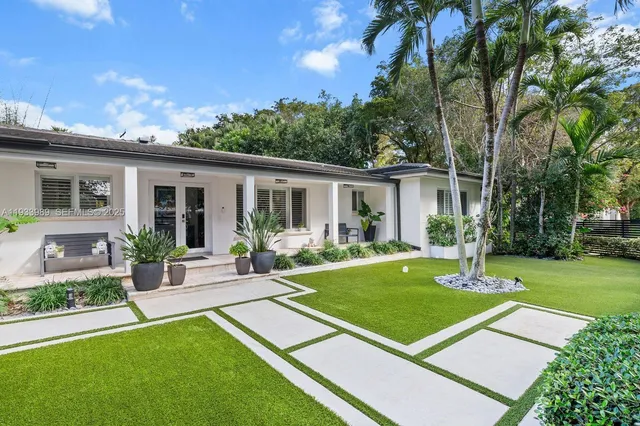 $3,999,000 | 6511 Riviera Drive, Coral Gables, FL 33146
