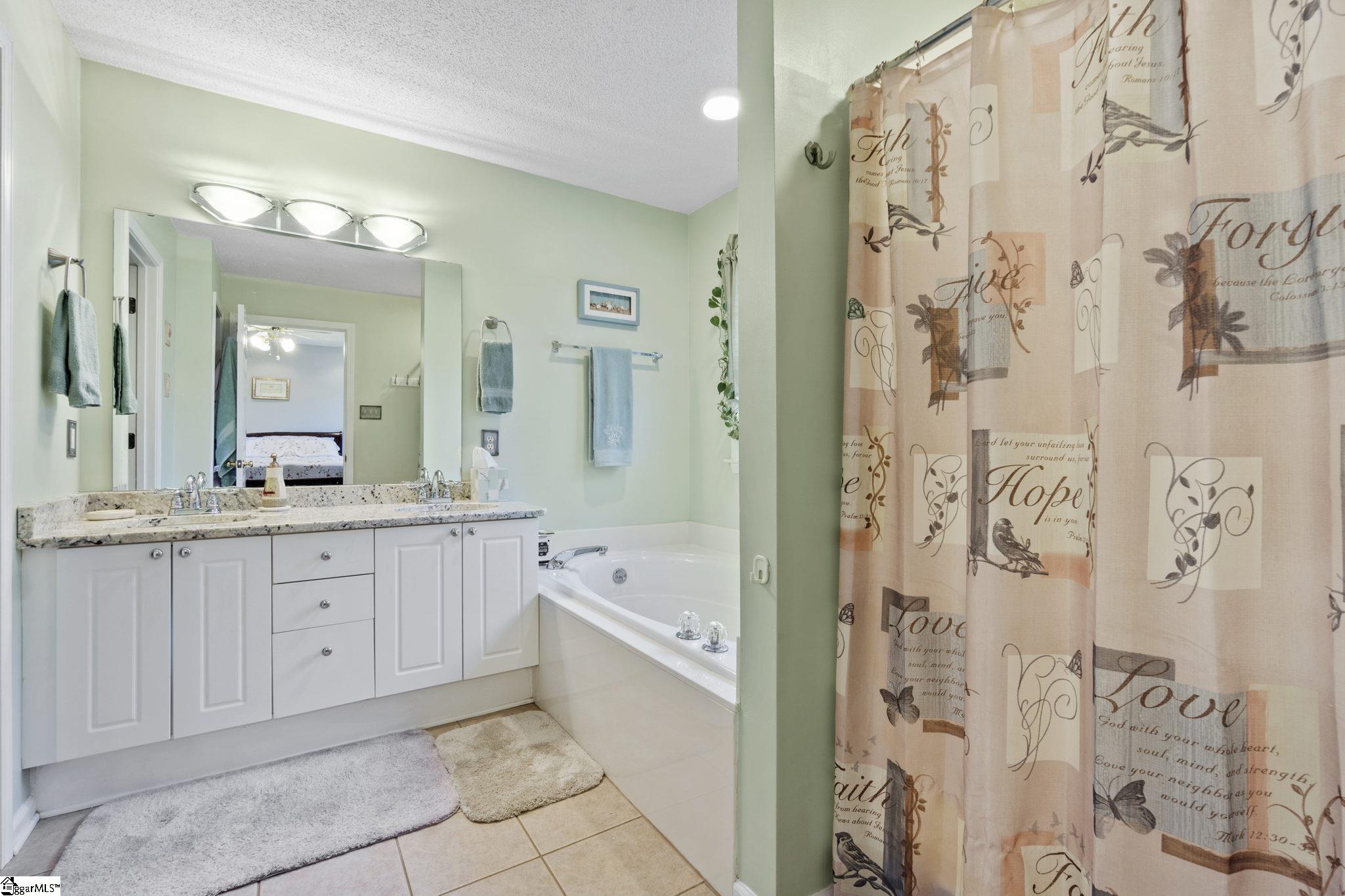 4 Bluff Point Court Greenville, SC 29605 - Photo 8 of 21
