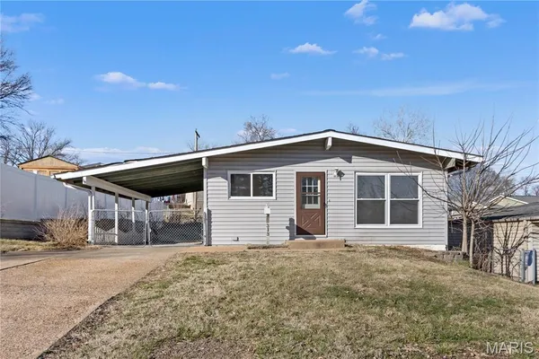 $255,000 | 313 St Lawrence Drive, Ballwin, MO 63021