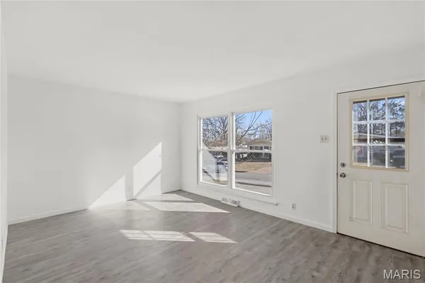 $255,000 | 313 St Lawrence Drive, Ballwin, MO 63021