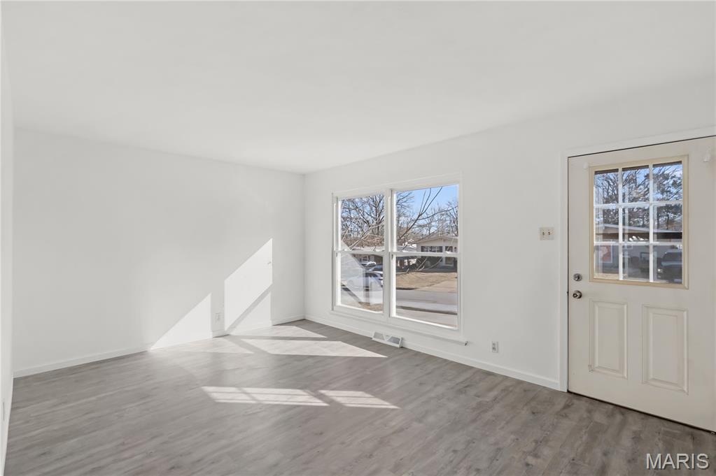 313 St Lawrence Drive Ballwin, MO 63021 - Photo 2 of 17