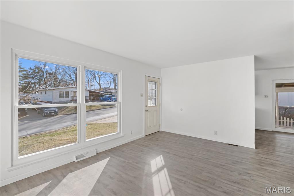 313 St Lawrence Drive Ballwin, MO 63021 - Photo 3 of 17