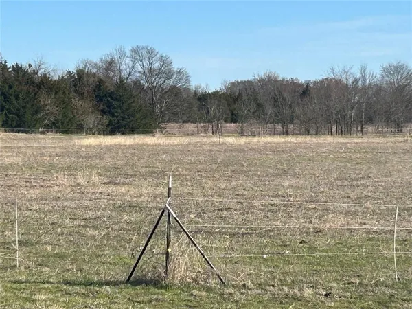 $400,000 | 3275 County Road 26100, Roxton, TX 75477