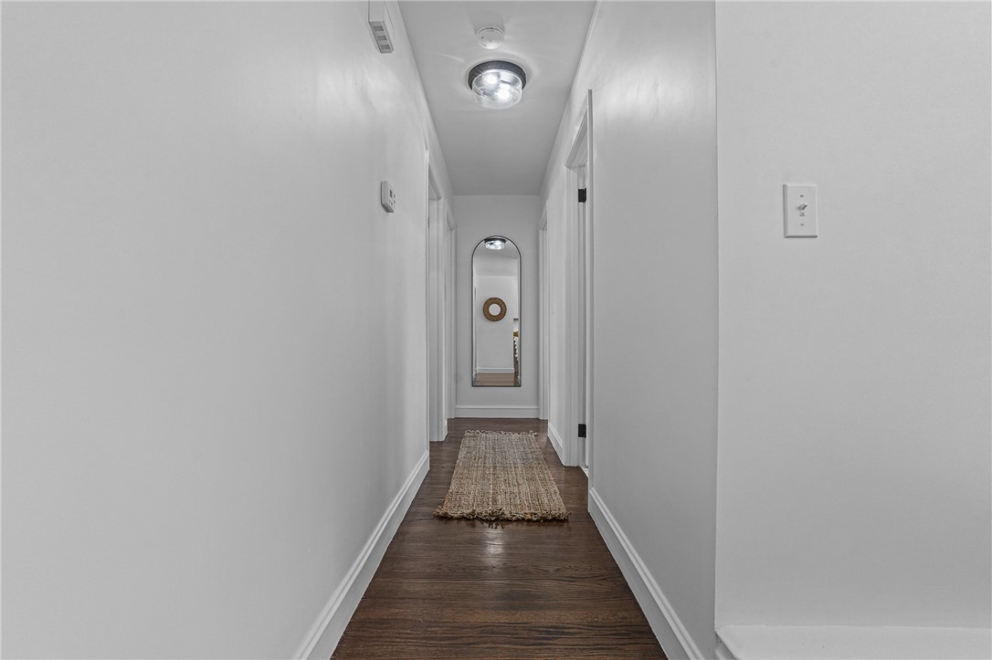 81 Valley Road East Greenwich, RI 02818 - Photo 8 of 21 Hallway