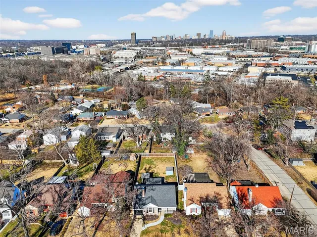 $2,700 | 8609 Rosalie Avenue, Brentwood, MO 63144