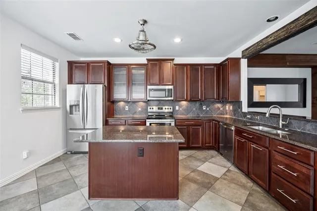 $2,850 | 1503 Biltmore Lane, Irving, TX 75063