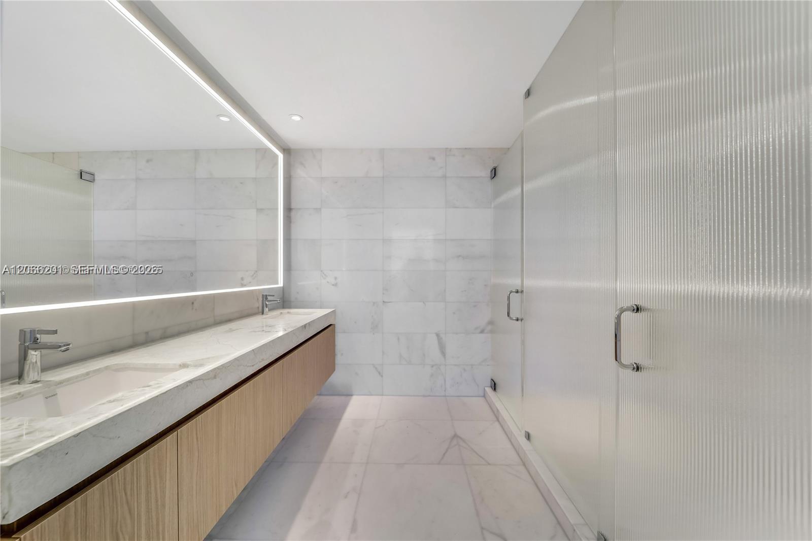500 Alton Road, Unit 3304 Miami Beach, FL 33139 - Photo 18 of 28 Gallery Image 18